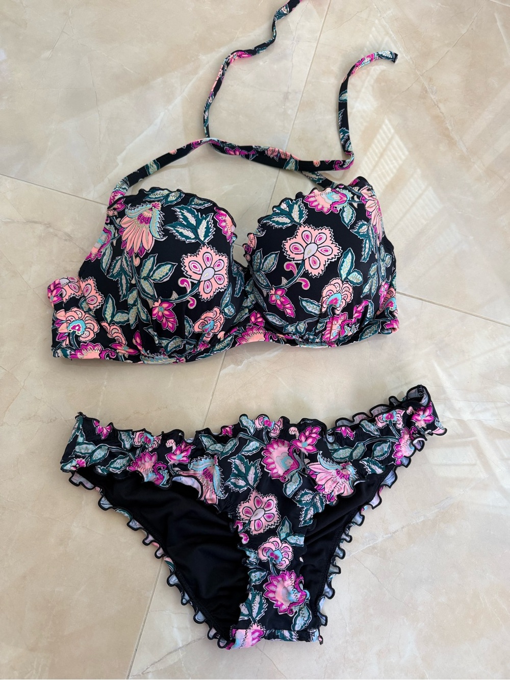 Shade & Shore Ruffle Cheeky Bikini